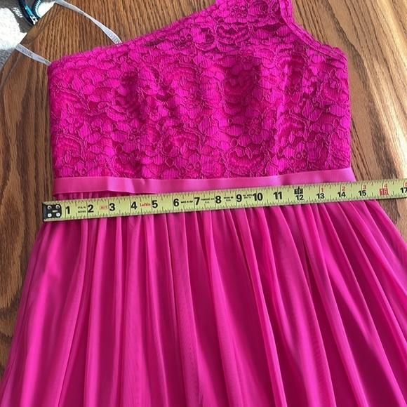 David’s Bridal Begonia Long One Shoulder Lace Prom Dress Size 6 Color Pink NWT - Picture 14 of 14
